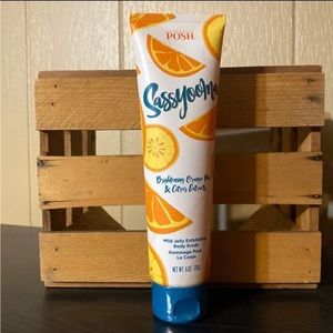 Perfectly Posh Sassyooma exfoliating body wash